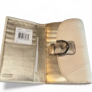 Authentic NWT Coach F45641 SWTGD Soho compact wallet white gold leather